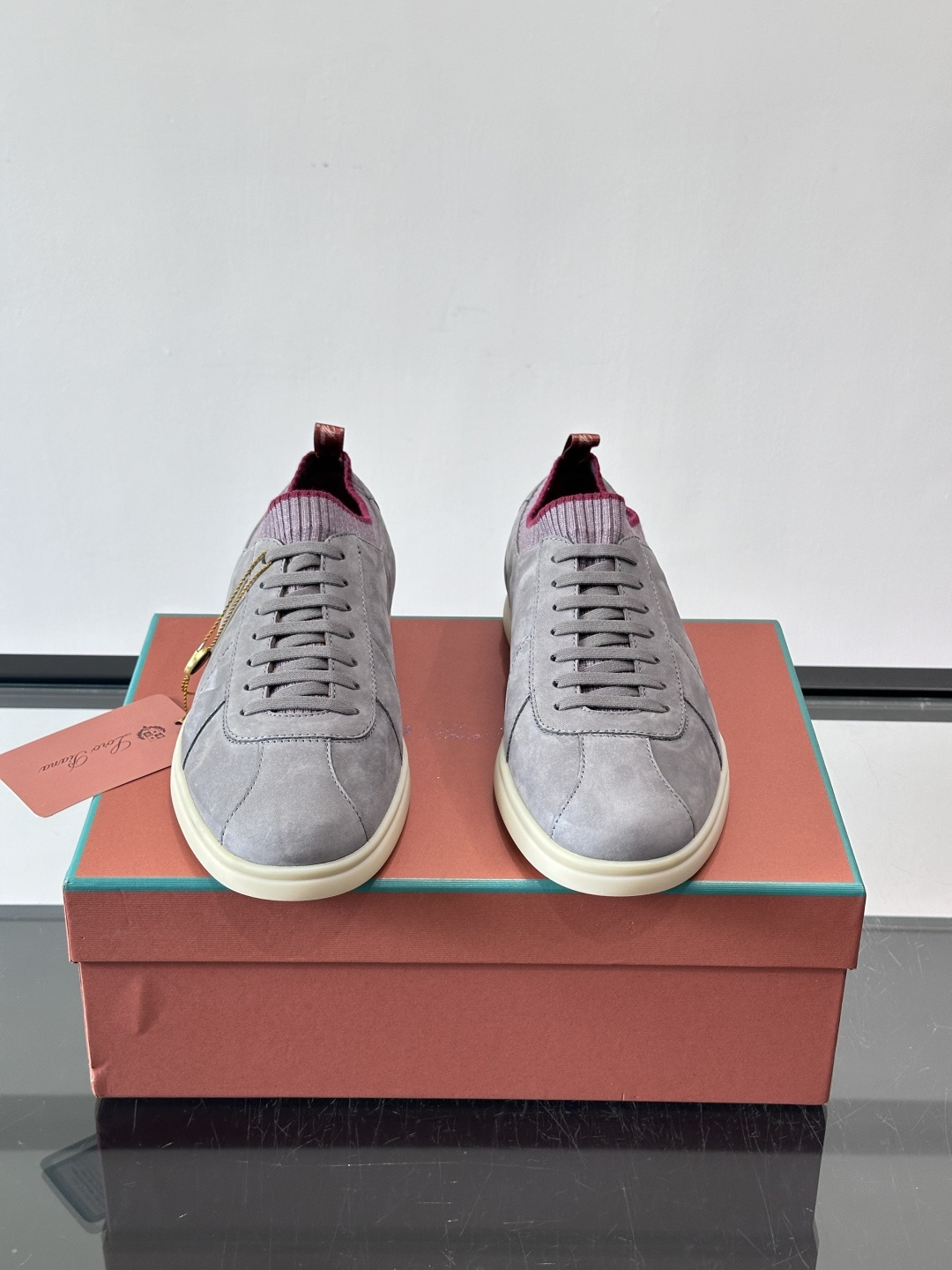 👟Loro Piana Soho 2.0 Walk男士休闲鞋，选用优质小牛皮，触感柔软细腻，简约百搭✨。