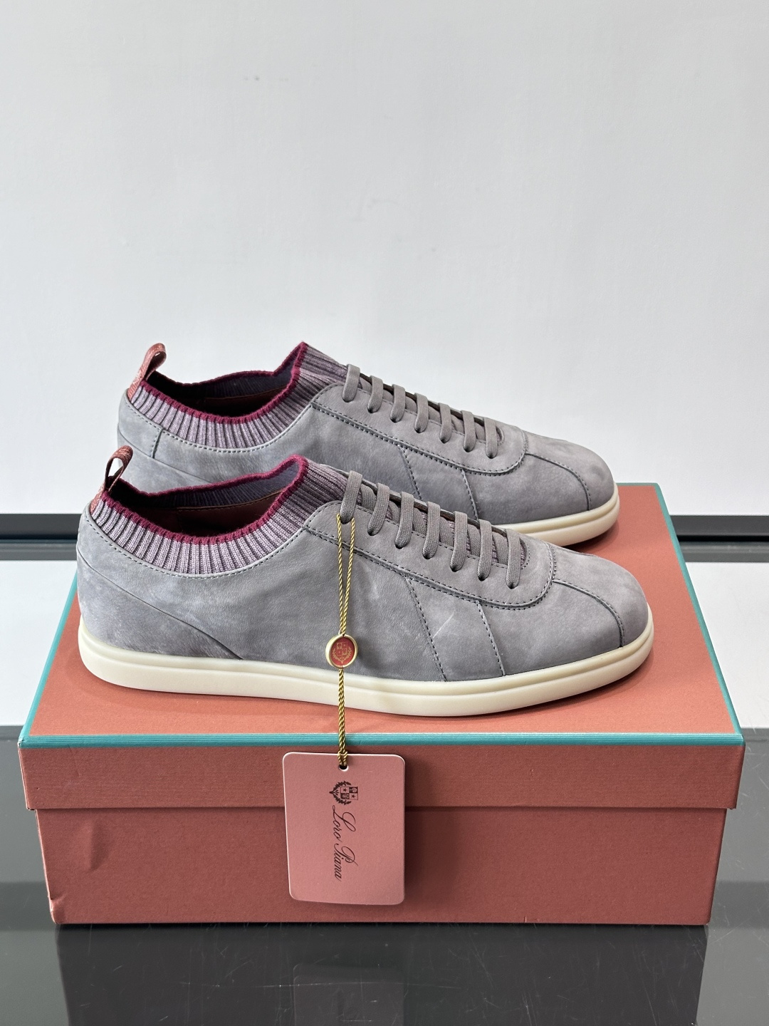 👟Loro Piana Soho 2.0 Walk男士休闲鞋，选用优质小牛皮，触感柔软细腻，简约百搭✨。