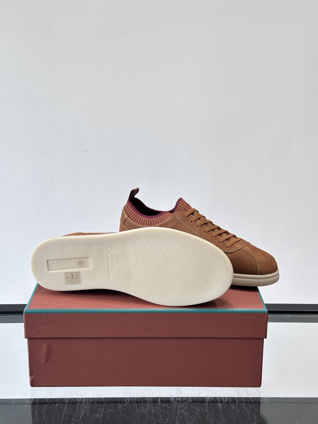 👟Loro Piana Soho 2.0 Walk男士休闲鞋，选用优质小牛皮，触感柔软细腻，简约百搭✨。