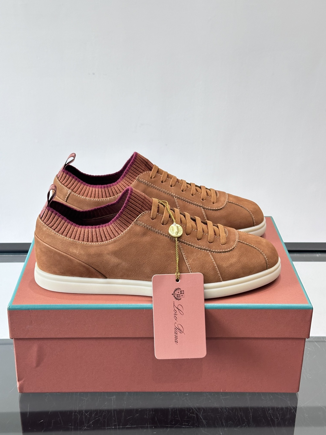 👟Loro Piana Soho 2.0 Walk男士休闲鞋，选用优质小牛皮，触感柔软细腻，简约百搭✨。