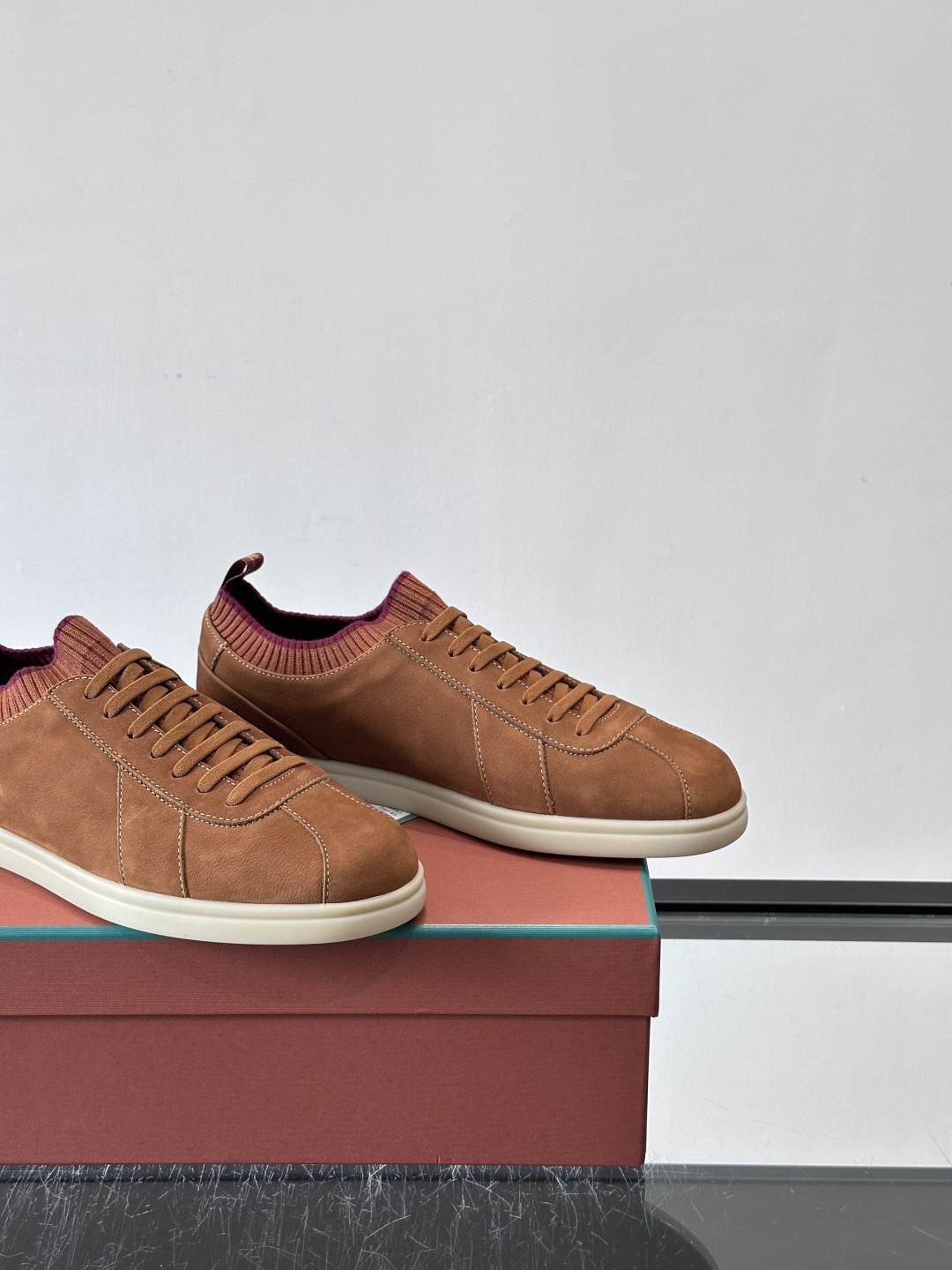 👟Loro Piana Soho 2.0 Walk男士休闲鞋，选用优质小牛皮，触感柔软细腻，简约百搭✨。