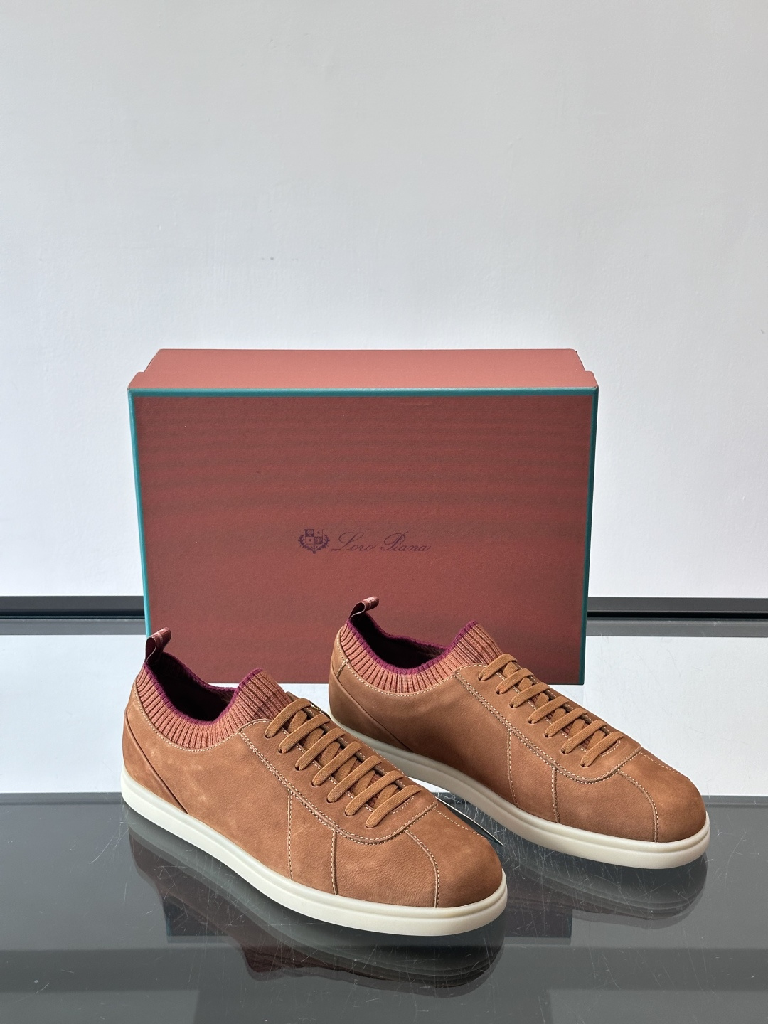 👟Loro Piana Soho 2.0 Walk男士休闲鞋，选用优质小牛皮，触感柔软细腻，简约百搭✨。