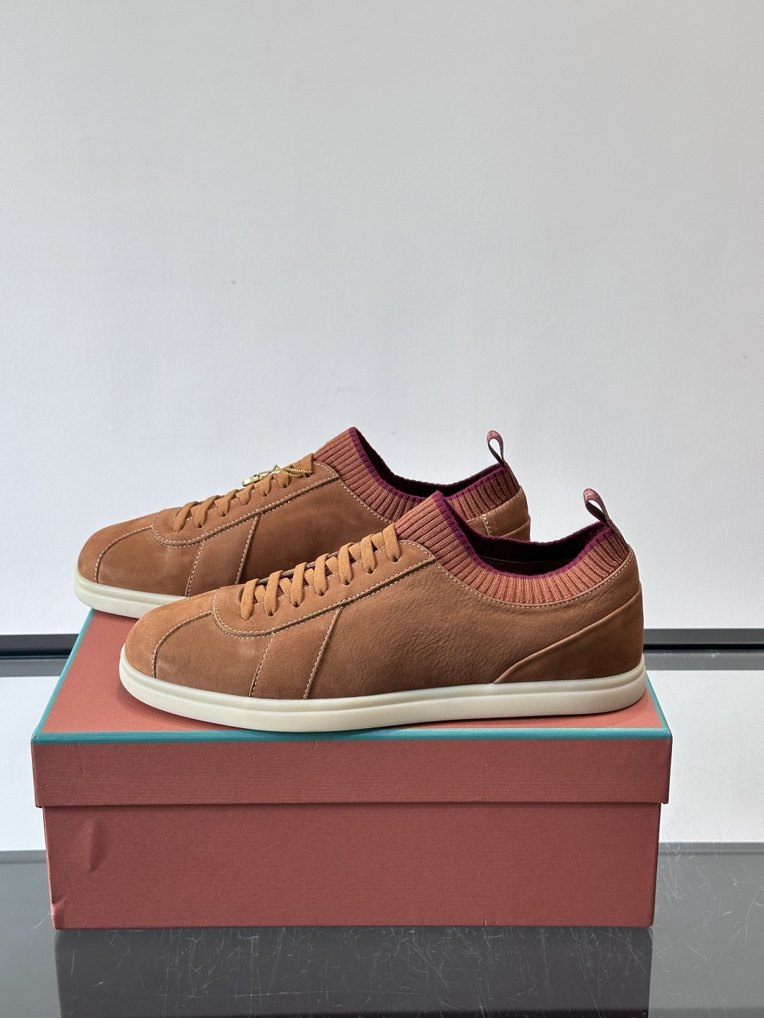 👟Loro Piana Soho 2.0 Walk男士休闲鞋，选用优质小牛皮，触感柔软细腻，简约百搭✨。
