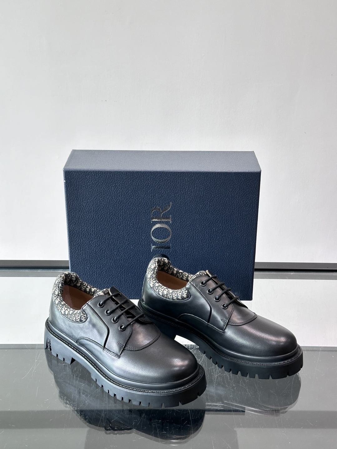 Dior 2026春季Explor德比鞋，黑色皮革+Oblique印花拼接，细节满分！厚底橡胶鞋底，防滑