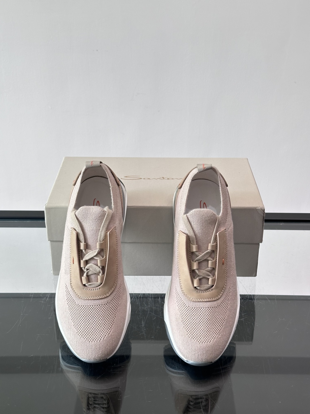 Santoni/圣东尼新款男士休闲运动鞋，进口一体飞织材质，质感高端细腻，小牛皮垫脚，贴肤柔软，简约不简