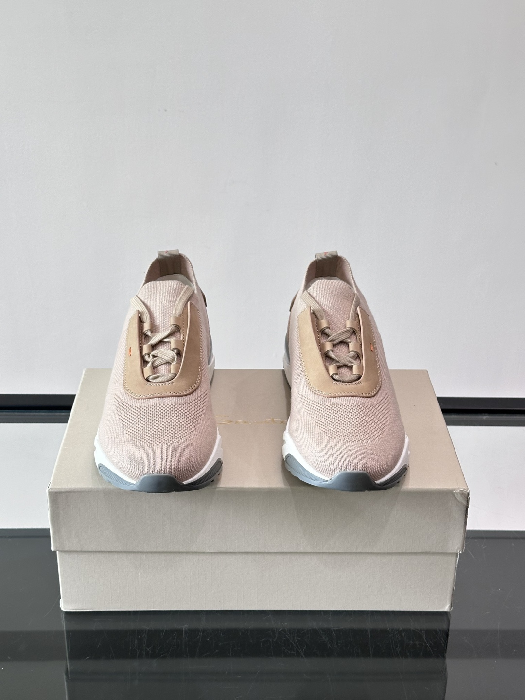 Santoni/圣东尼新款男士休闲运动鞋，进口一体飞织材质，质感高端细腻，小牛皮垫脚，贴肤柔软，简约不简