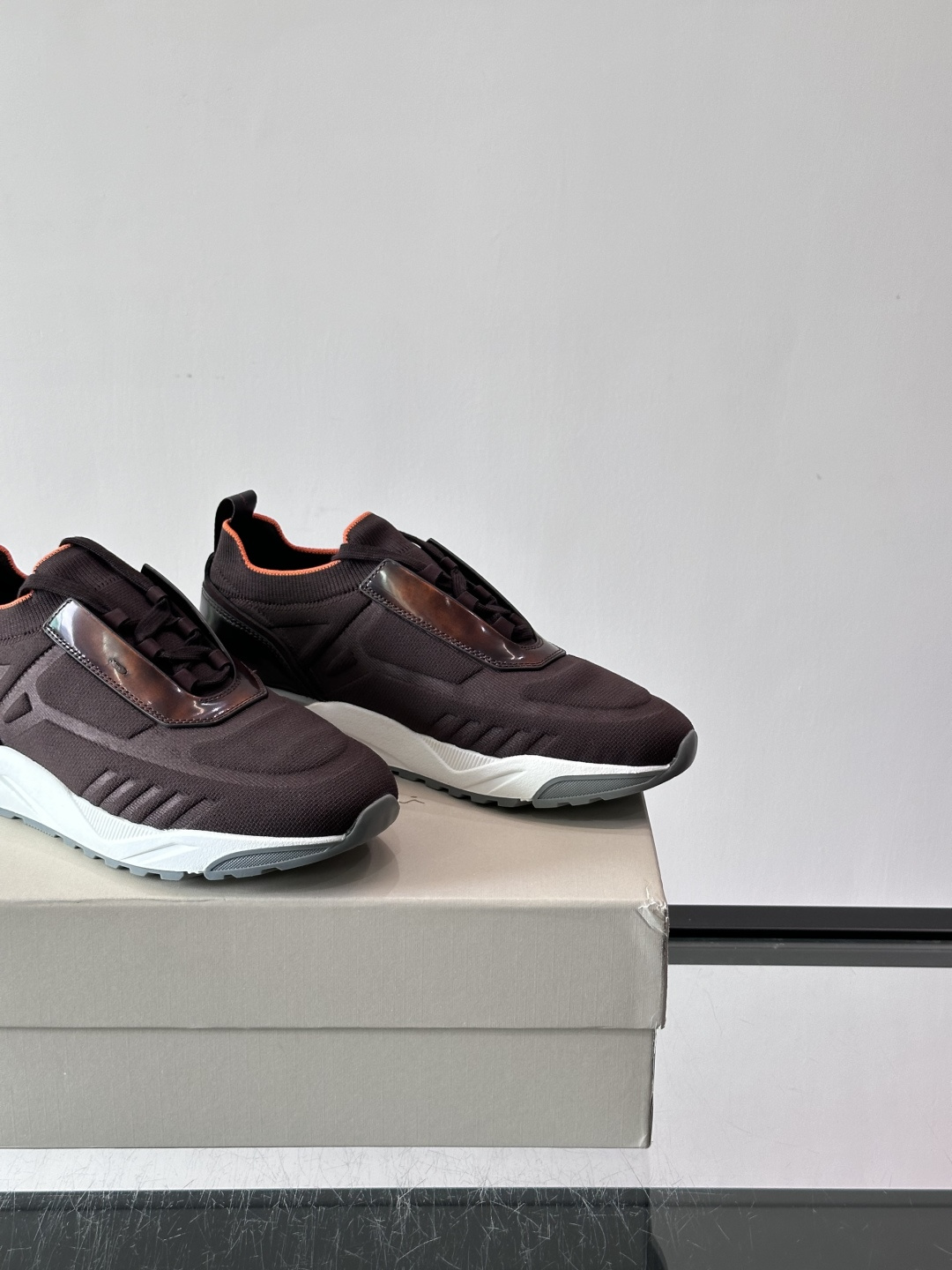 Santoni/圣东尼新款男士休闲运动鞋，进口一体飞织材质，质感高端细腻，小牛皮垫脚，贴肤柔软，简约不简