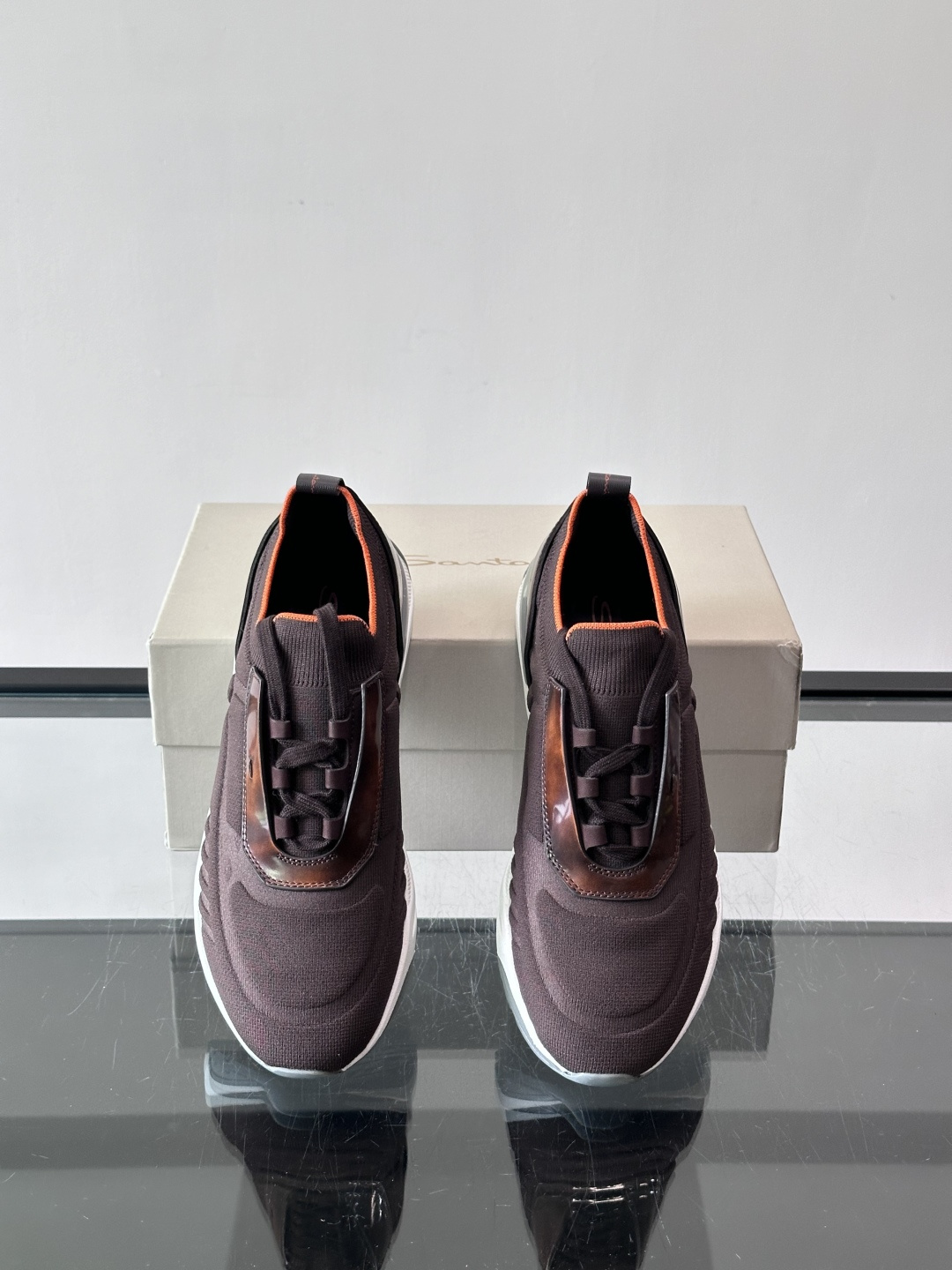 Santoni/圣东尼新款男士休闲运动鞋，进口一体飞织材质，质感高端细腻，小牛皮垫脚，贴肤柔软，简约不简