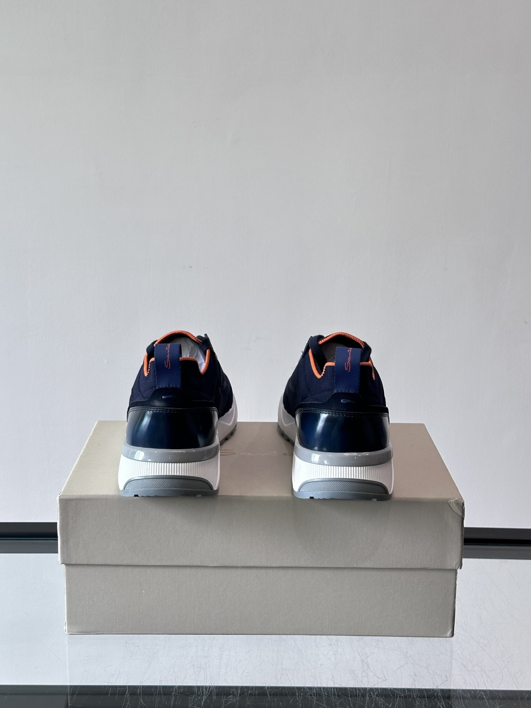 Santoni/圣东尼新款男士休闲运动鞋，进口一体飞织材质，质感高端细腻，小牛皮垫脚，贴肤柔软，简约不简