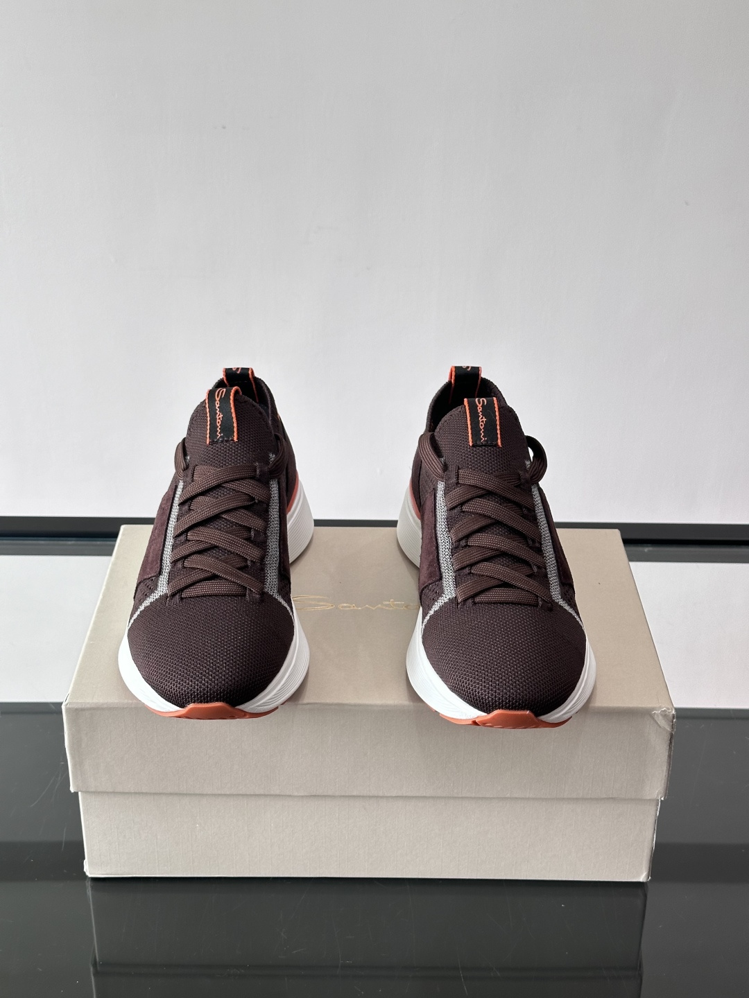 Santoni/圣东尼新款男士休闲运动鞋，进口一体飞织材质，质感高端细腻，小牛皮垫脚，贴肤柔软，简约不简