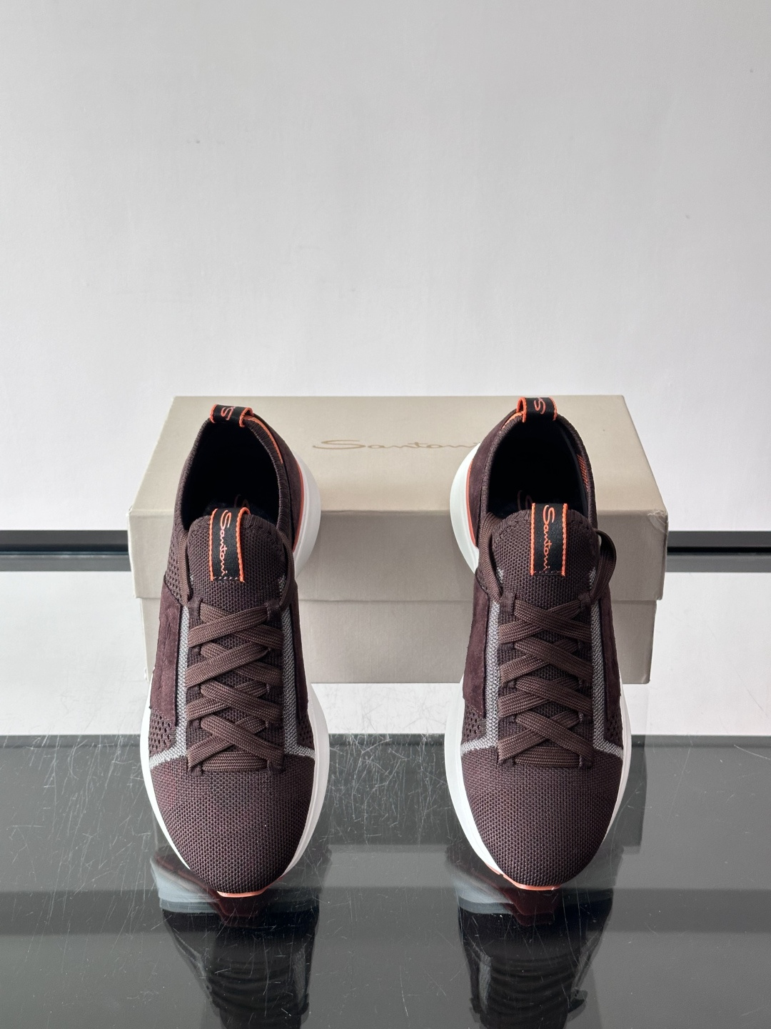 Santoni/圣东尼新款男士休闲运动鞋，进口一体飞织材质，质感高端细腻，小牛皮垫脚，贴肤柔软，简约不简