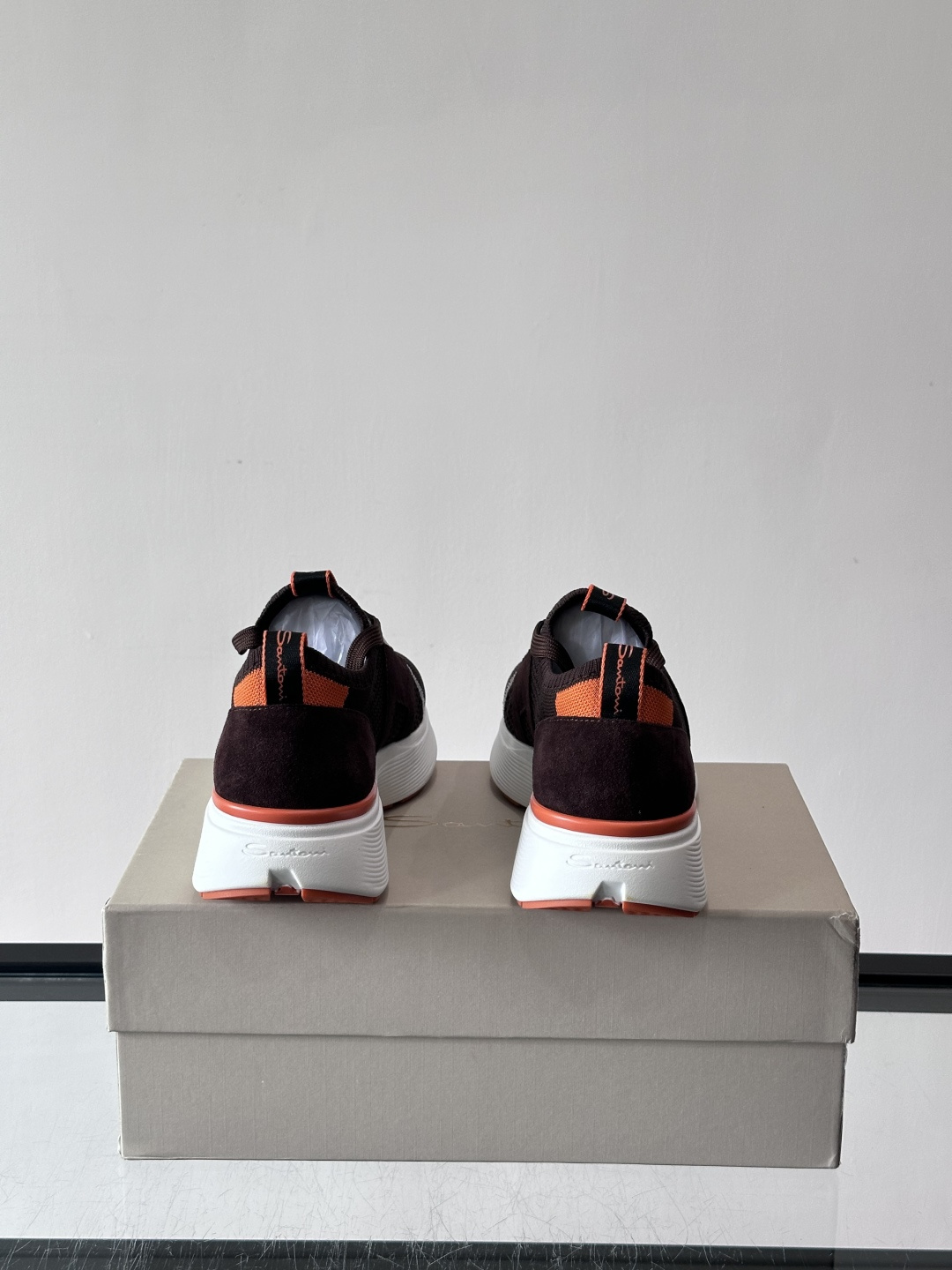 Santoni/圣东尼新款男士休闲运动鞋，进口一体飞织材质，质感高端细腻，小牛皮垫脚，贴肤柔软，简约不简