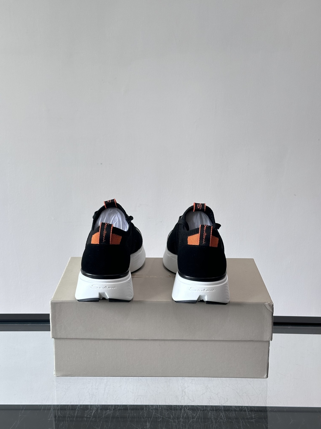 Santoni/圣东尼新款男士休闲运动鞋，进口一体飞织材质，质感高端细腻，小牛皮垫脚，贴肤柔软，简约不简