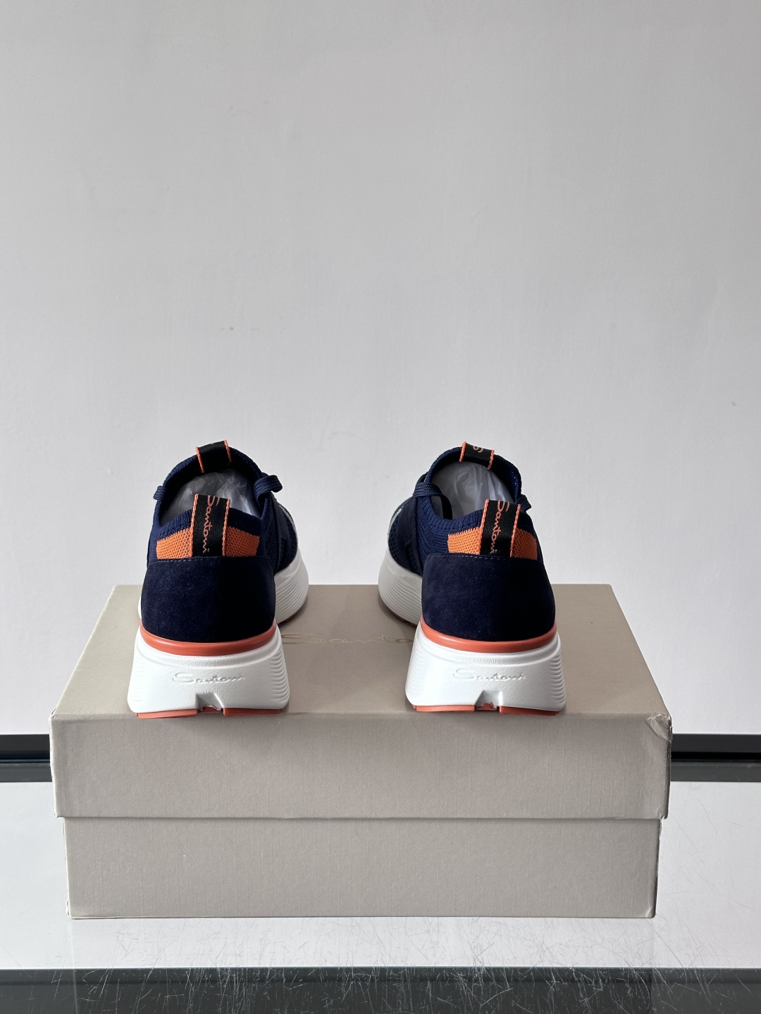 Santoni/圣东尼新款男士休闲运动鞋，进口一体飞织材质，质感高端细腻，小牛皮垫脚，贴肤柔软，简约不简