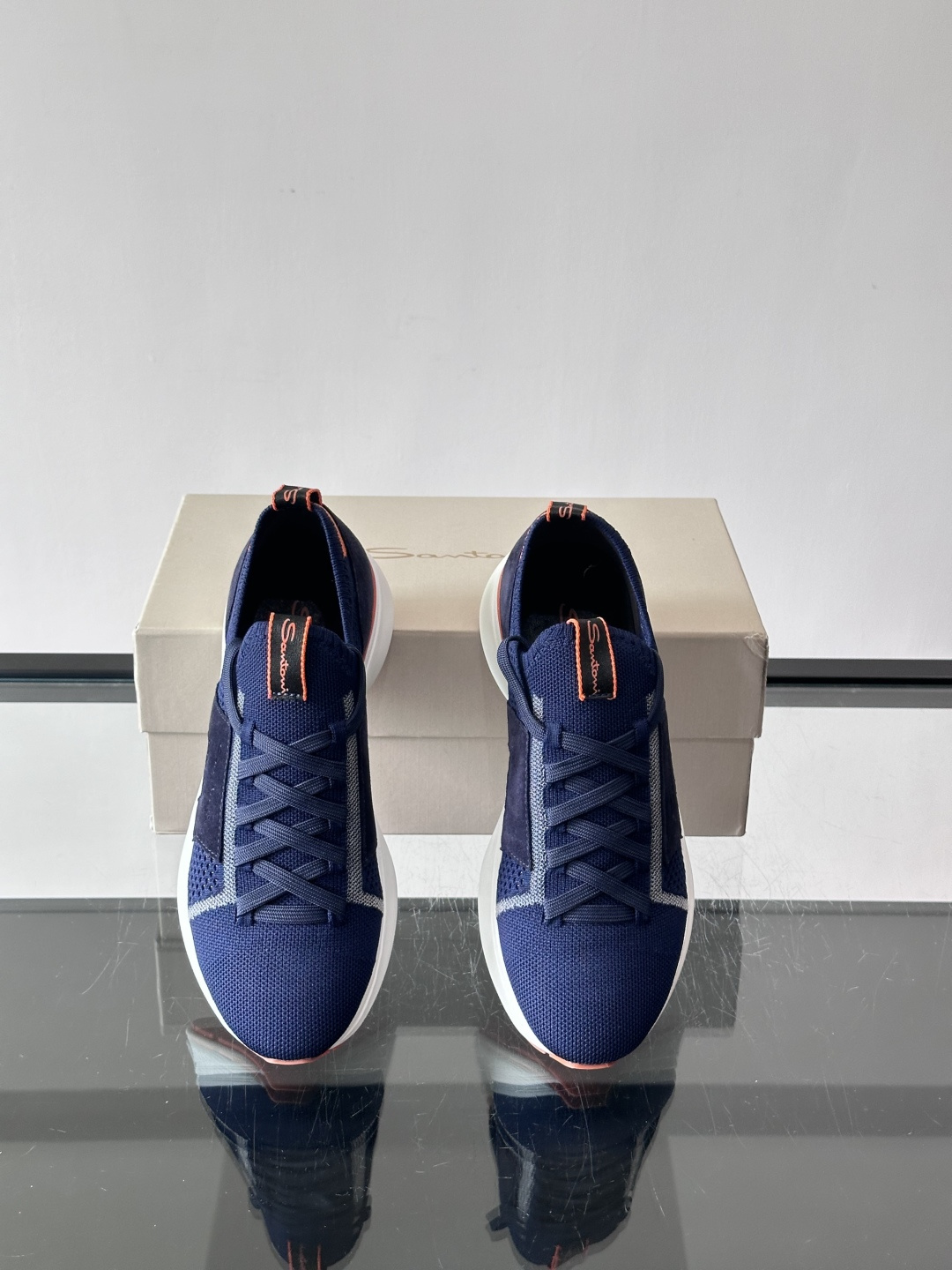 Santoni/圣东尼新款男士休闲运动鞋，进口一体飞织材质，质感高端细腻，小牛皮垫脚，贴肤柔软，简约不简