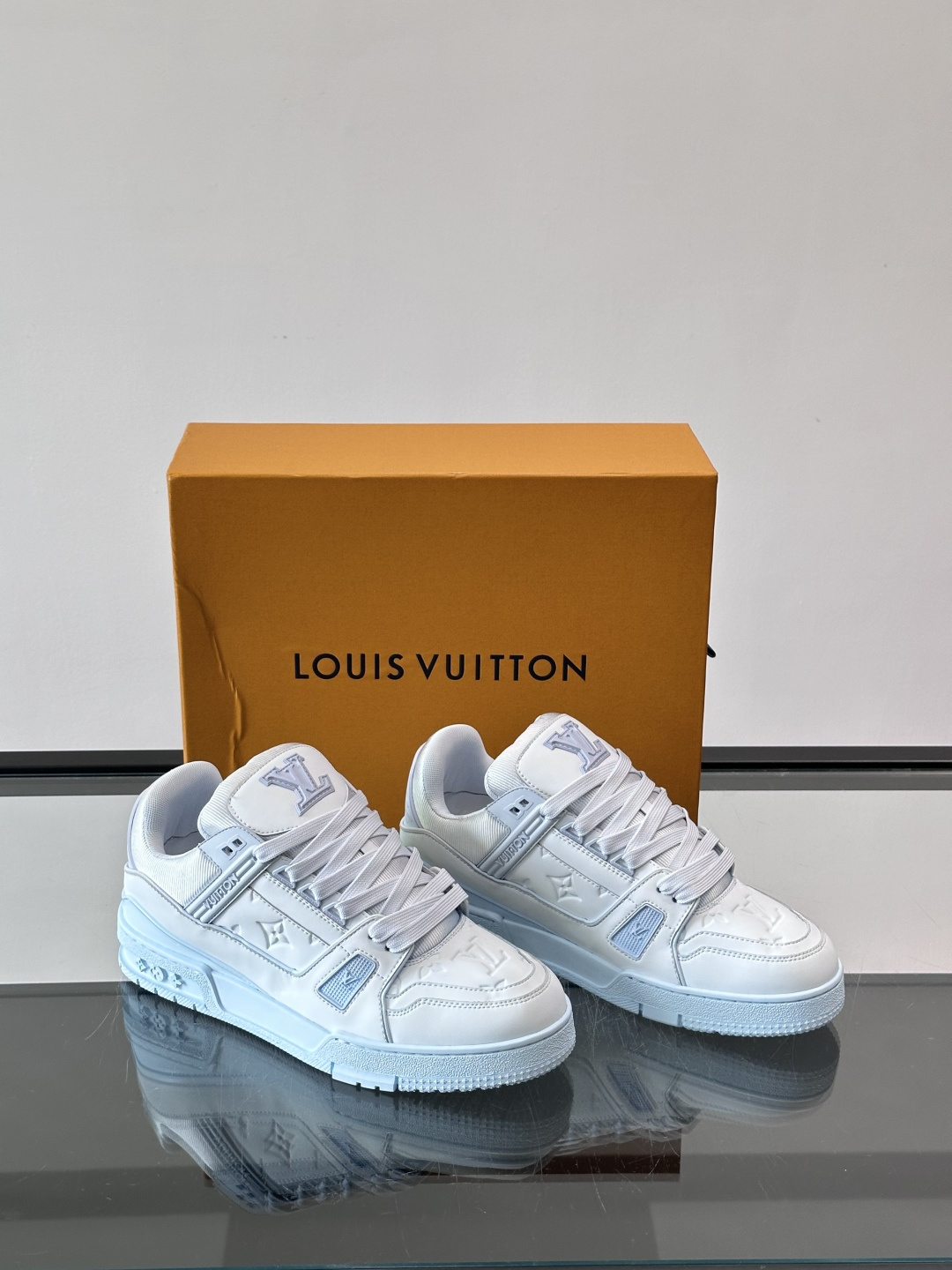 L. v TRAINER 水洗渐变运动鞋 重工打造特别版 采用水染小牛皮水洗工艺，精致单品，后部 #54