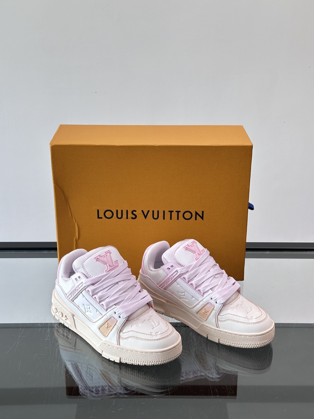 L. v TRAINER 水洗渐变运动鞋 重工打造特别版 采用水染小牛皮水洗工艺，精致单品，后部 #54