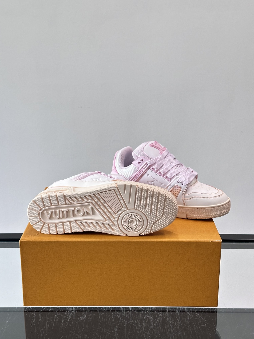 L. v TRAINER 水洗渐变运动鞋 重工打造特别版 采用水染小牛皮水洗工艺，精致单品，后部 #54