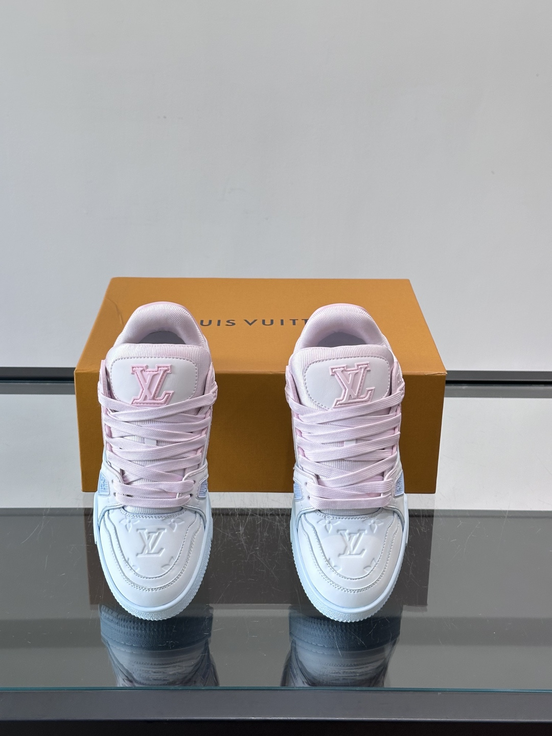 L. v TRAINER 水洗渐变运动鞋 重工打造特别版 采用水染小牛皮水洗工艺，精致单品，后部 #54