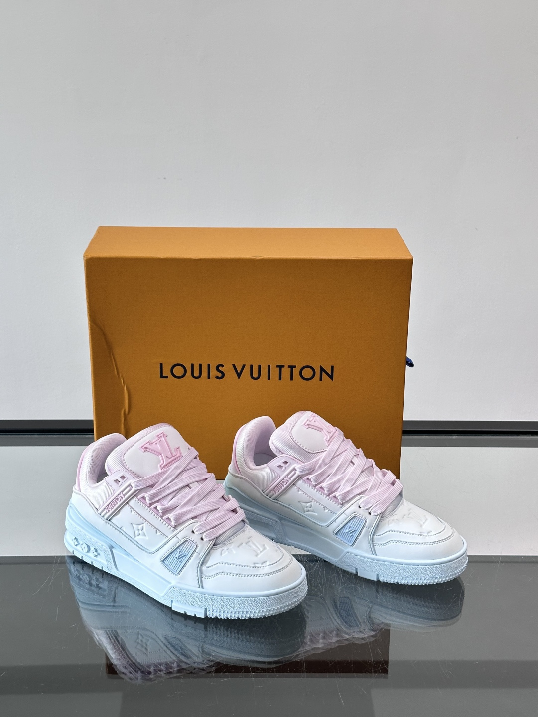 L. v TRAINER 水洗渐变运动鞋 重工打造特别版 采用水染小牛皮水洗工艺，精致单品，后部 #54