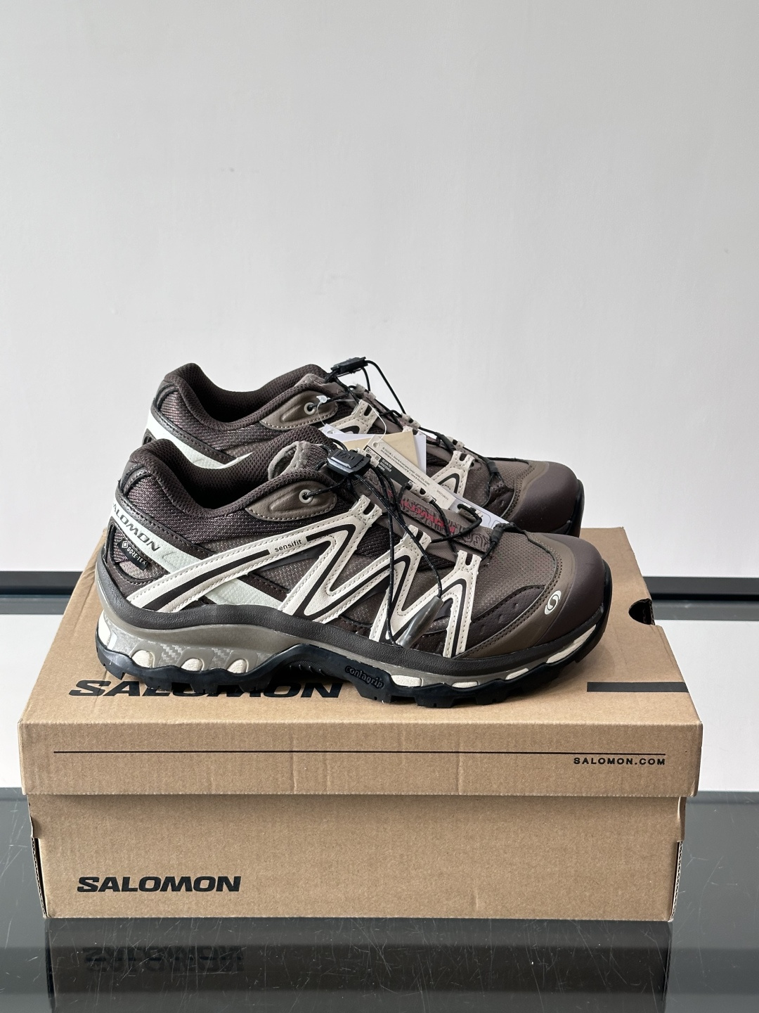 萨洛蒙茶马古道马年限定鞋​​👟萨洛蒙XT-QUEST GTX马年限定，灵感来自茶马古道，棕色复古配色超有