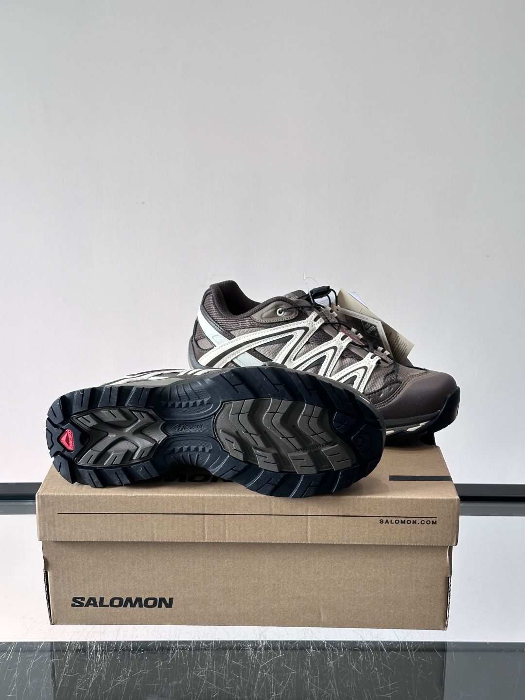 萨洛蒙茶马古道马年限定鞋​​👟萨洛蒙XT-QUEST GTX马年限定，灵感来自茶马古道，棕色复古配色超有