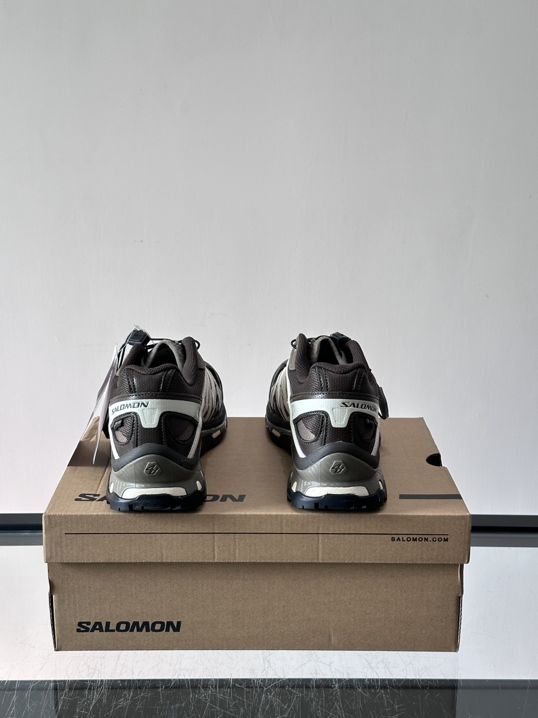 萨洛蒙茶马古道马年限定鞋​​👟萨洛蒙XT-QUEST GTX马年限定，灵感来自茶马古道，棕色复古配色超有