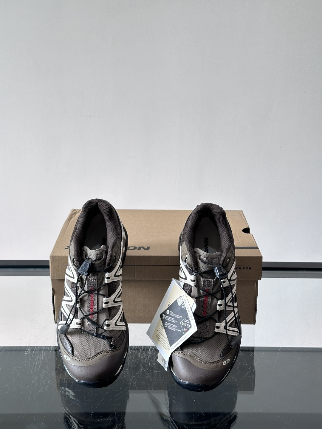 萨洛蒙茶马古道马年限定鞋​​👟萨洛蒙XT-QUEST GTX马年限定，灵感来自茶马古道，棕色复古配色超有