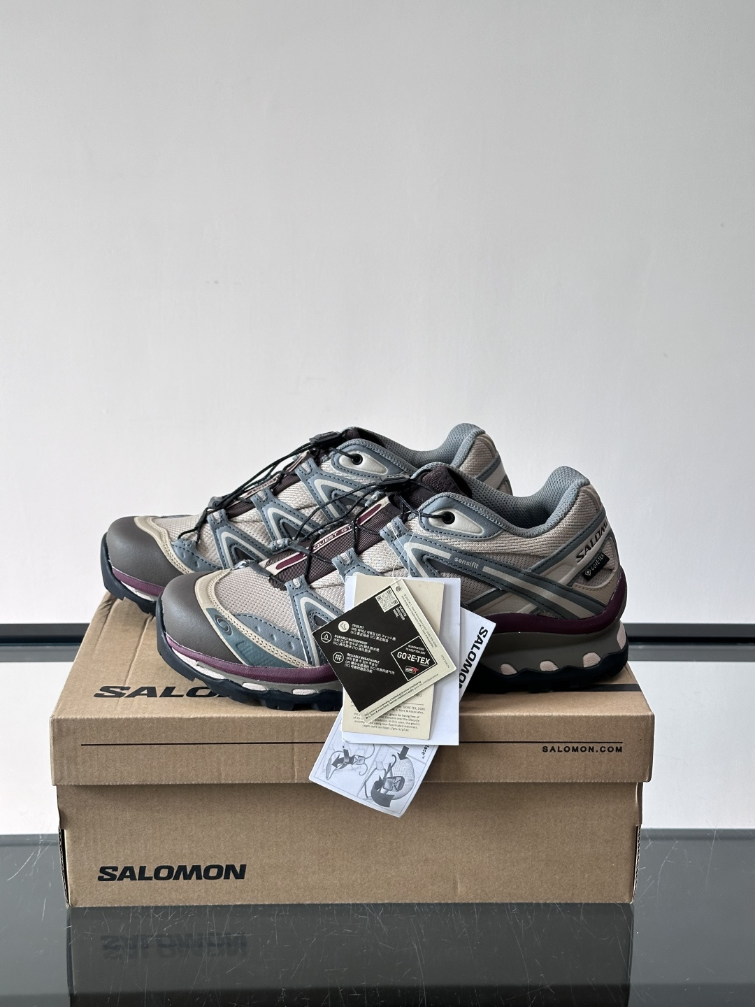 👟萨洛蒙XT-QUEST GTX徒步鞋，配色超酷，GORE-TEX防水科技加持，户外徒步、登山都能轻松应
