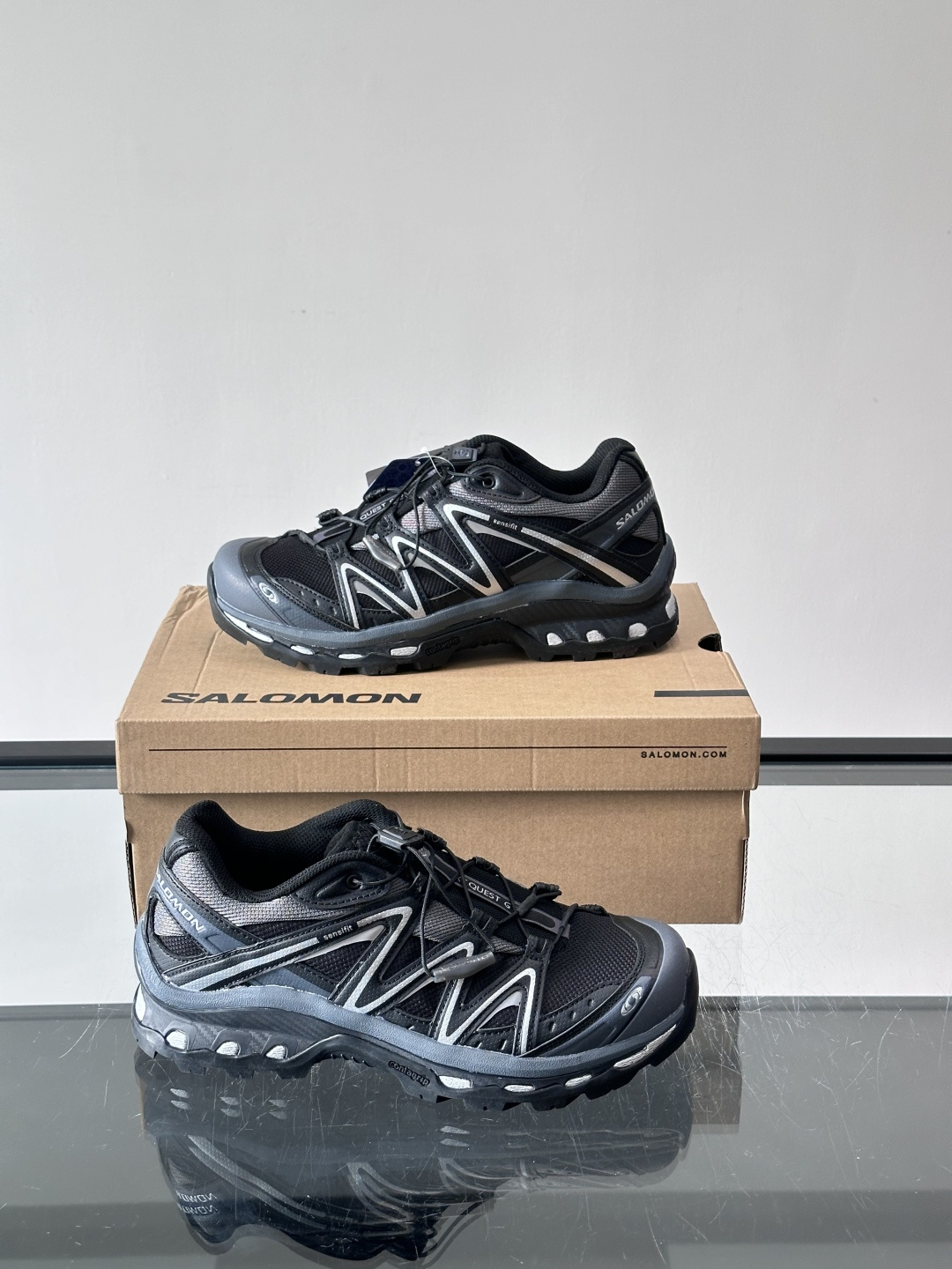 👟萨洛蒙XT-QUEST GTX徒步鞋，配色超酷，GORE-TEX防水科技加持，户外徒步、登山都能轻松应