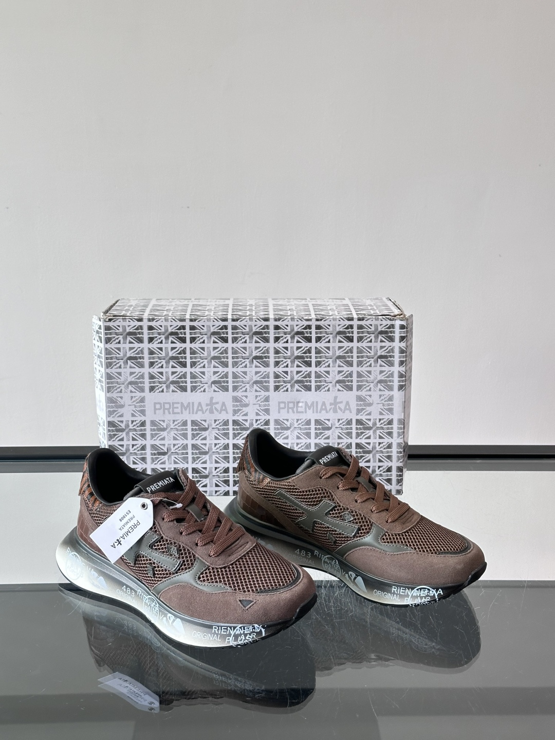 👟PREMIAKA这款复古运动鞋，多色拼接，网布+麂皮材质，透气又有质感✨。鞋底是EVA发泡，轻便缓震，