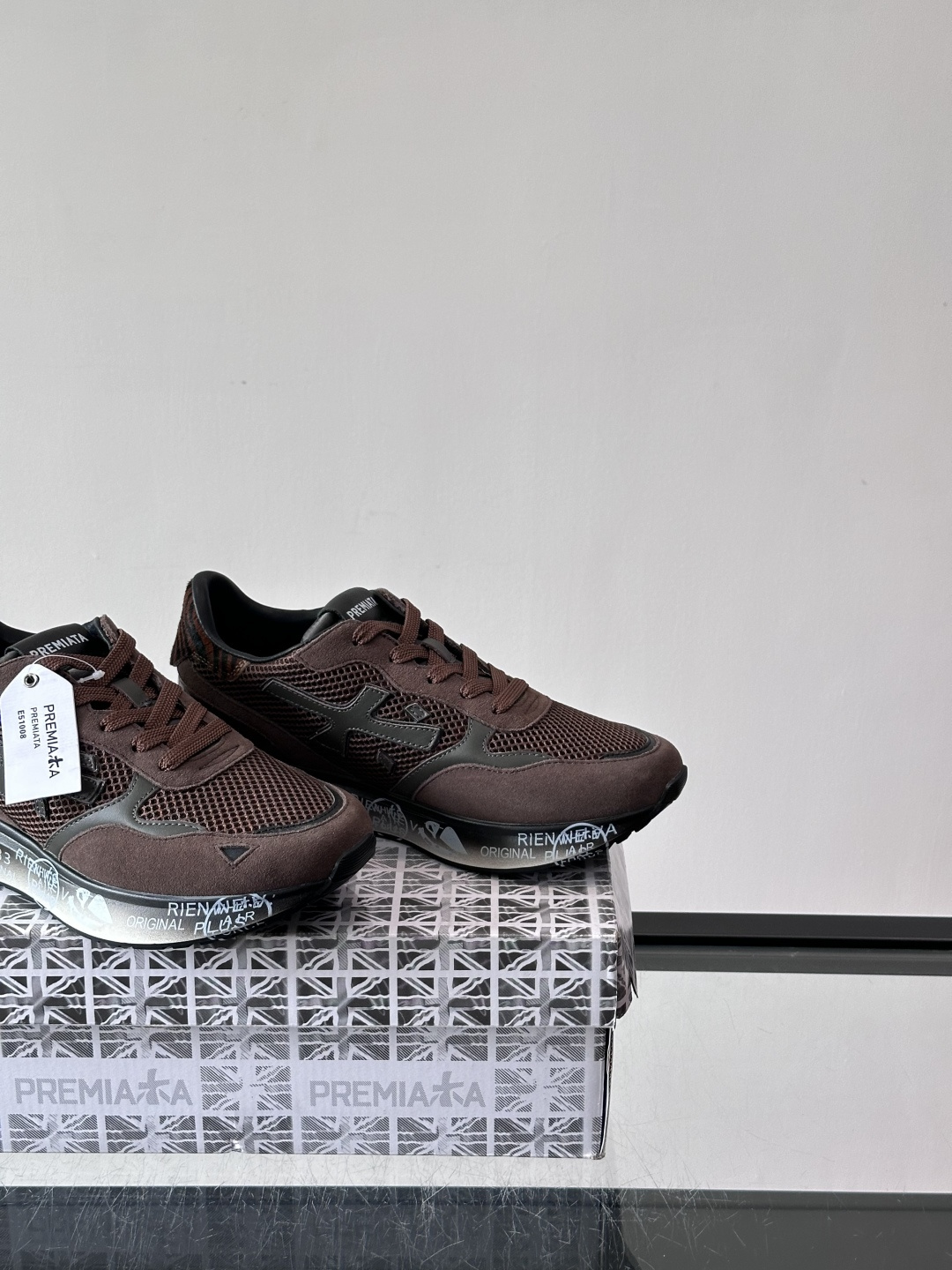👟PREMIAKA这款复古运动鞋，多色拼接，网布+麂皮材质，透气又有质感✨。鞋底是EVA发泡，轻便缓震，
