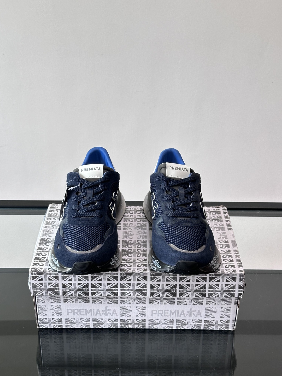 👟PREMIAKA这款复古运动鞋，多色拼接，网布+麂皮材质，透气又有质感✨。鞋底是EVA发泡，轻便缓震，