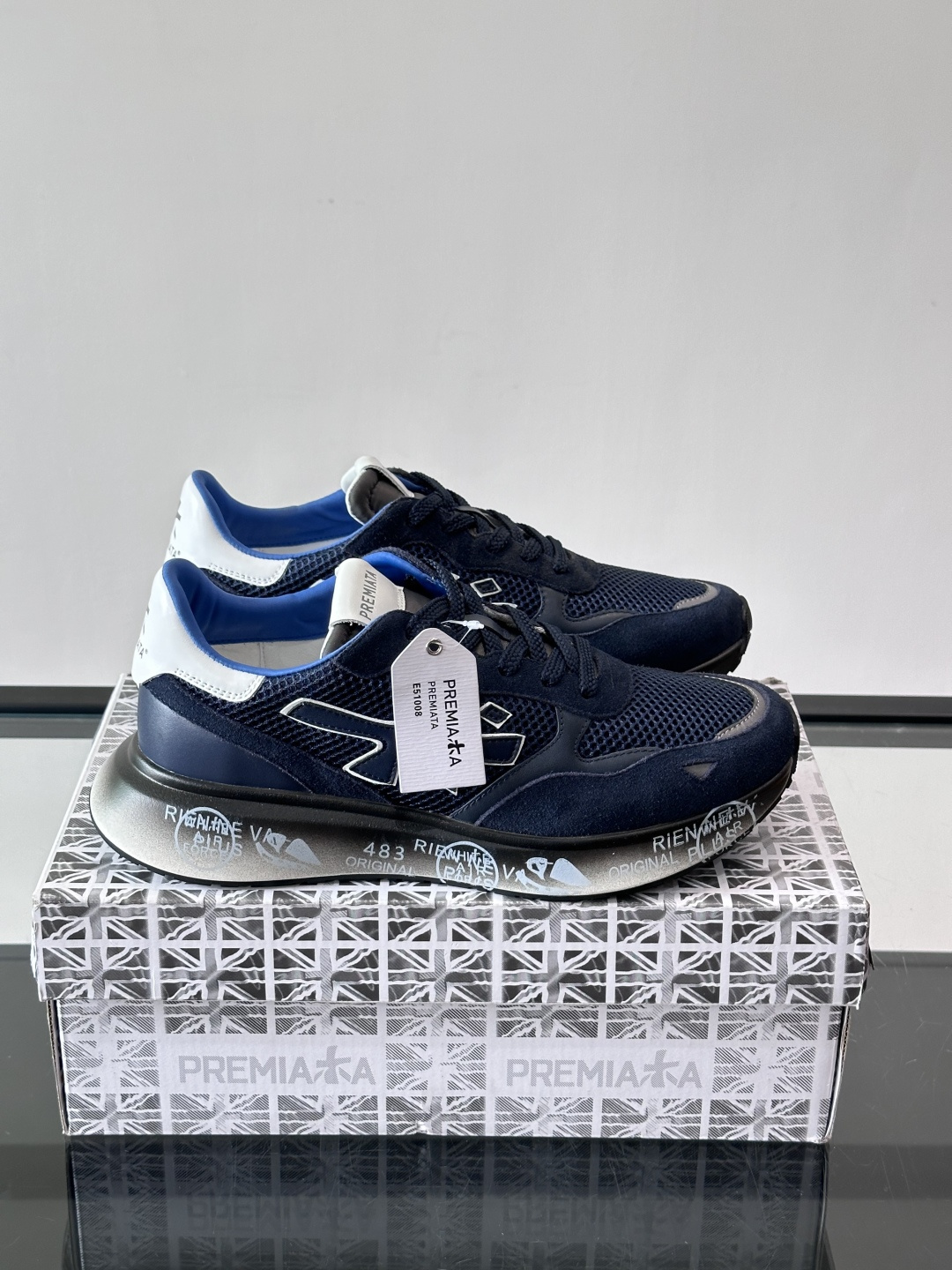 👟PREMIAKA这款复古运动鞋，多色拼接，网布+麂皮材质，透气又有质感✨。鞋底是EVA发泡，轻便缓震，