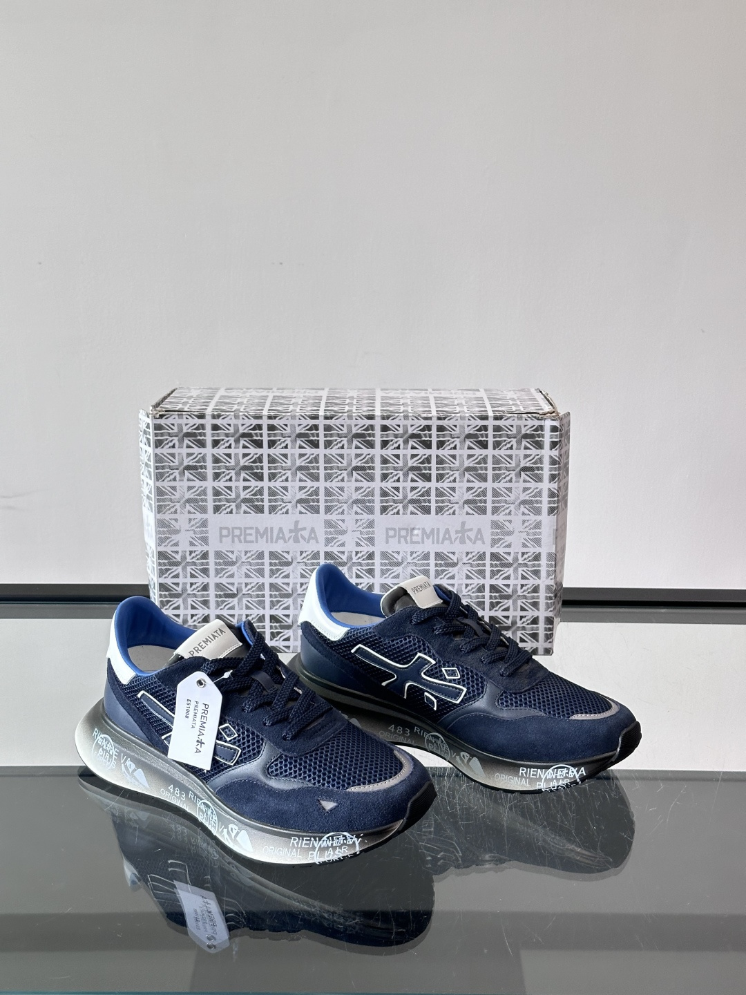 👟PREMIAKA这款复古运动鞋，多色拼接，网布+麂皮材质，透气又有质感✨。鞋底是EVA发泡，轻便缓震，
