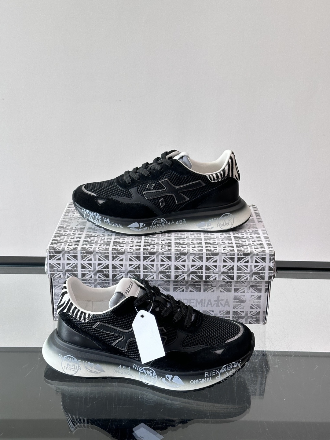 👟PREMIAKA这款复古运动鞋，多色拼接，网布+麂皮材质，透气又有质感✨。鞋底是EVA发泡，轻便缓震，