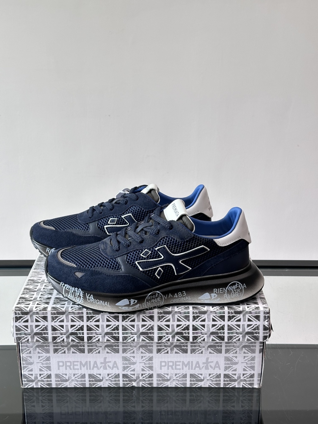 👟PREMIAKA这款复古运动鞋，多色拼接，网布+麂皮材质，透气又有质感✨。鞋底是EVA发泡，轻便缓震，