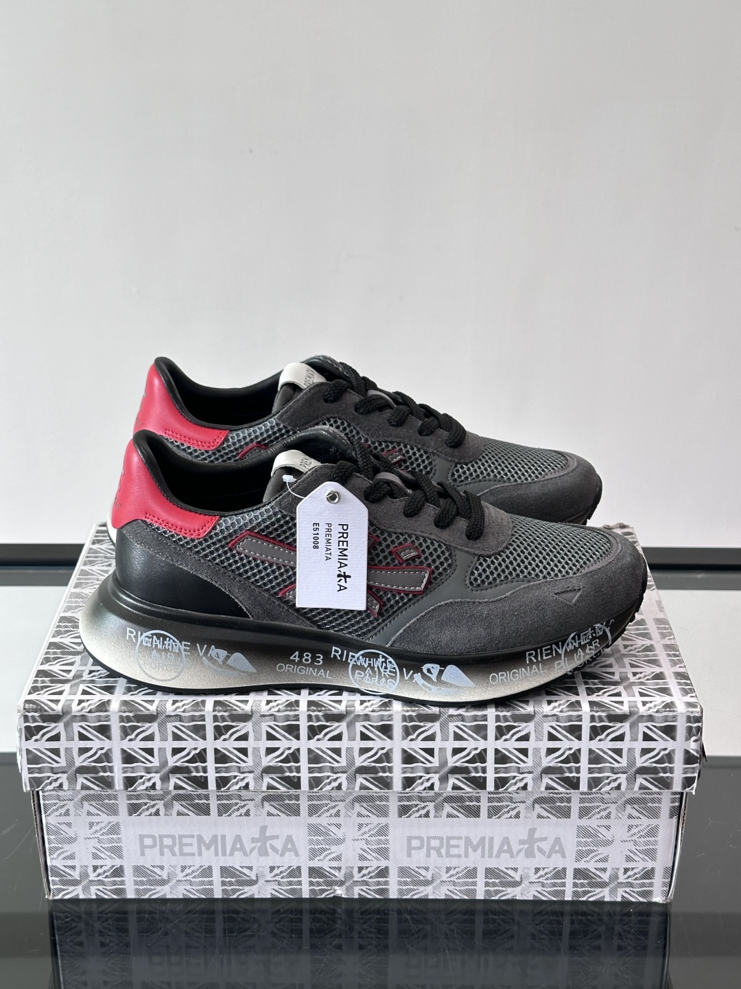 👟PREMIAKA这款复古运动鞋，多色拼接，网布+麂皮材质，透气又有质感✨。鞋底是EVA发泡，轻便缓震，