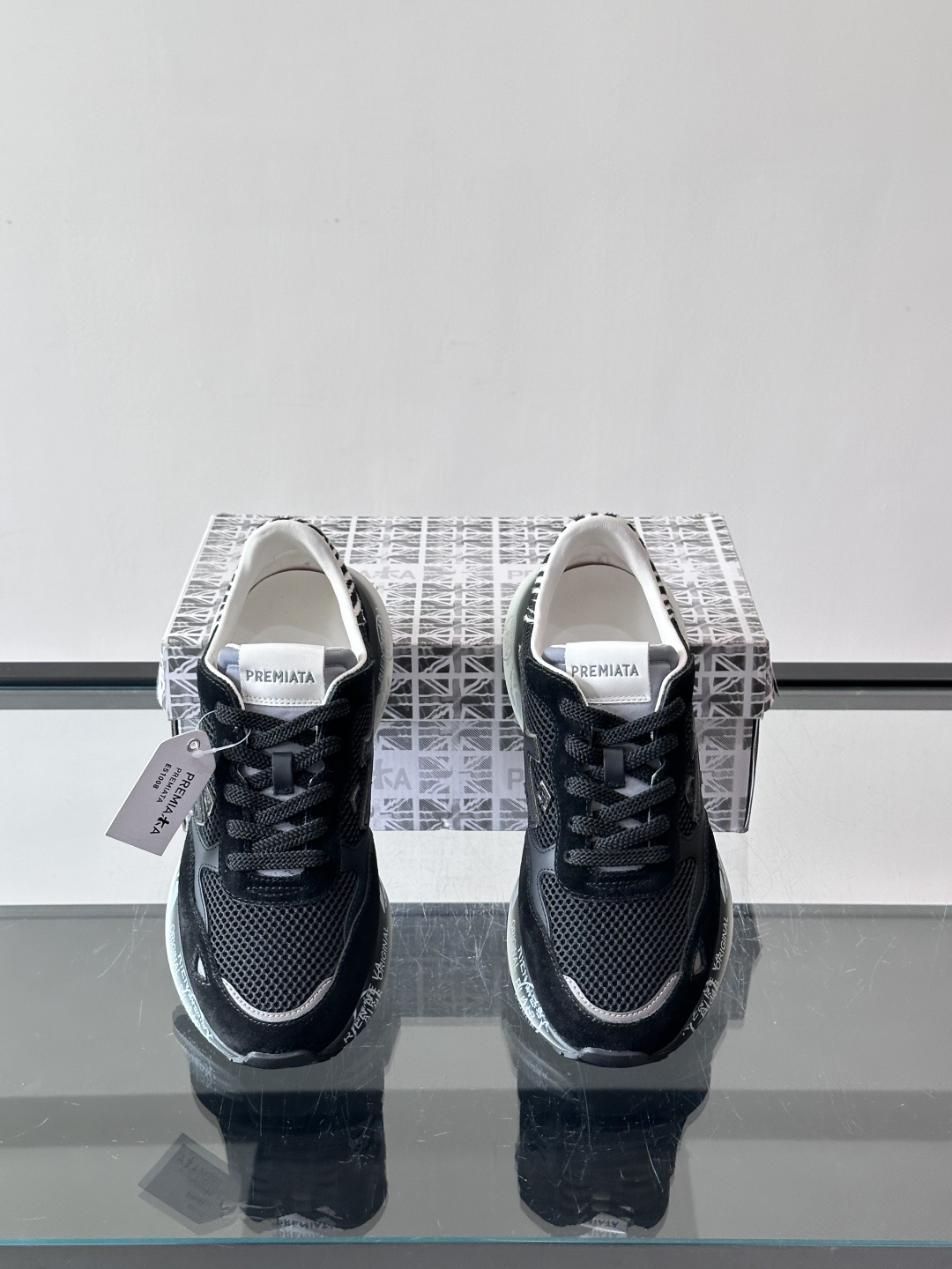 👟PREMIAKA这款复古运动鞋，多色拼接，网布+麂皮材质，透气又有质感✨。鞋底是EVA发泡，轻便缓震，