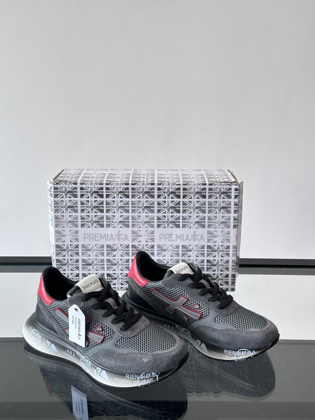 👟PREMIAKA这款复古运动鞋，多色拼接，网布+麂皮材质，透气又有质感✨。鞋底是EVA发泡，轻便缓震，