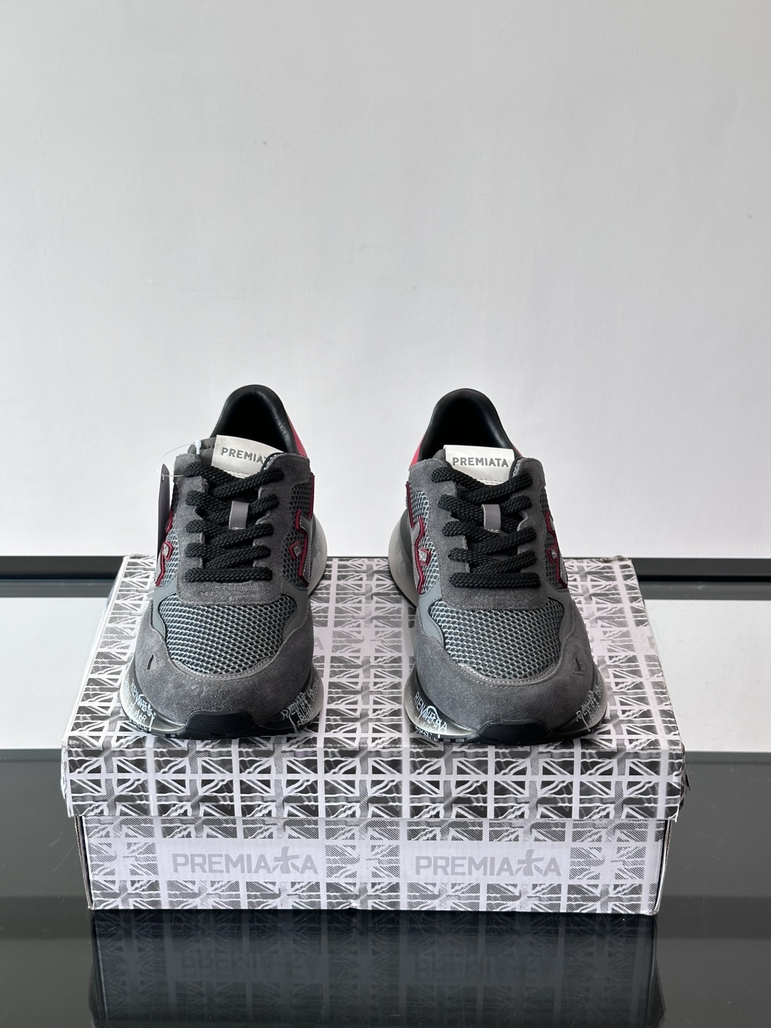 👟PREMIAKA这款复古运动鞋，多色拼接，网布+麂皮材质，透气又有质感✨。鞋底是EVA发泡，轻便缓震，
