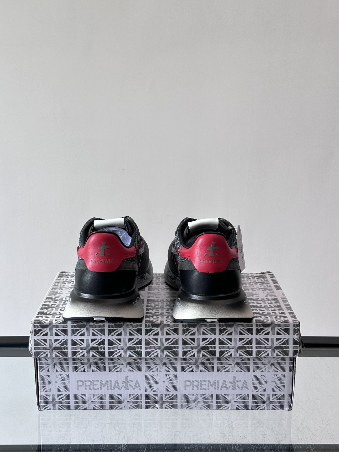 👟PREMIAKA这款复古运动鞋，多色拼接，网布+麂皮材质，透气又有质感✨。鞋底是EVA发泡，轻便缓震，