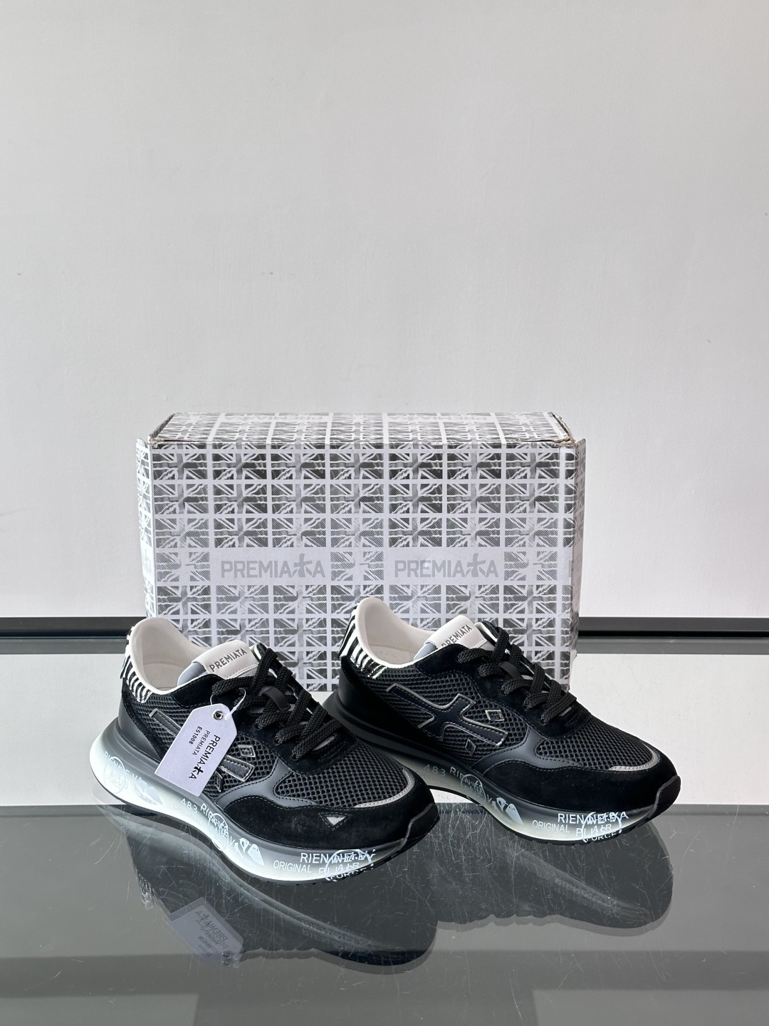 👟PREMIAKA这款复古运动鞋，多色拼接，网布+麂皮材质，透气又有质感✨。鞋底是EVA发泡，轻便缓震，