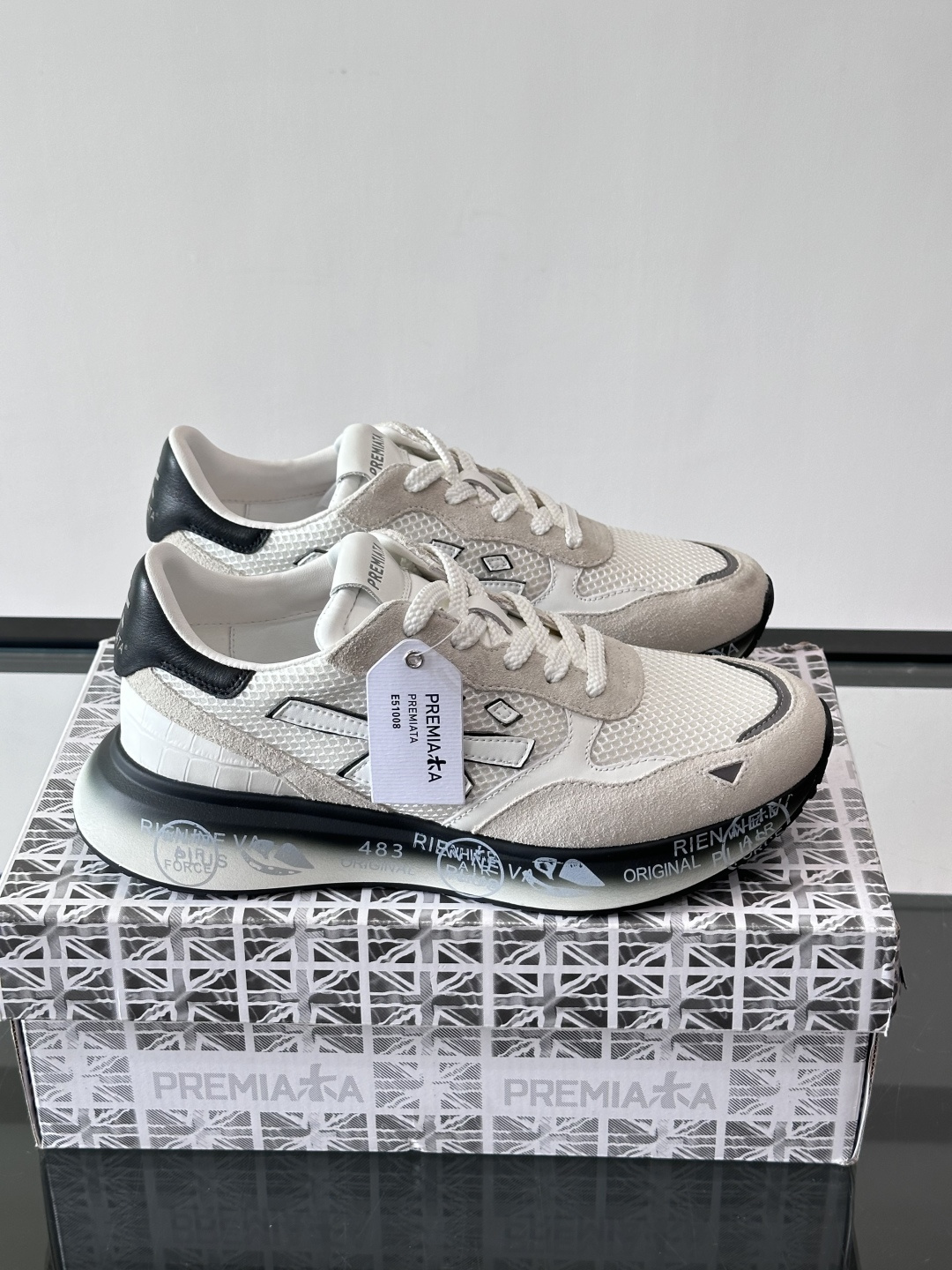 👟PREMIAKA这款复古运动鞋，多色拼接，网布+麂皮材质，透气又有质感✨。鞋底是EVA发泡，轻便缓震，