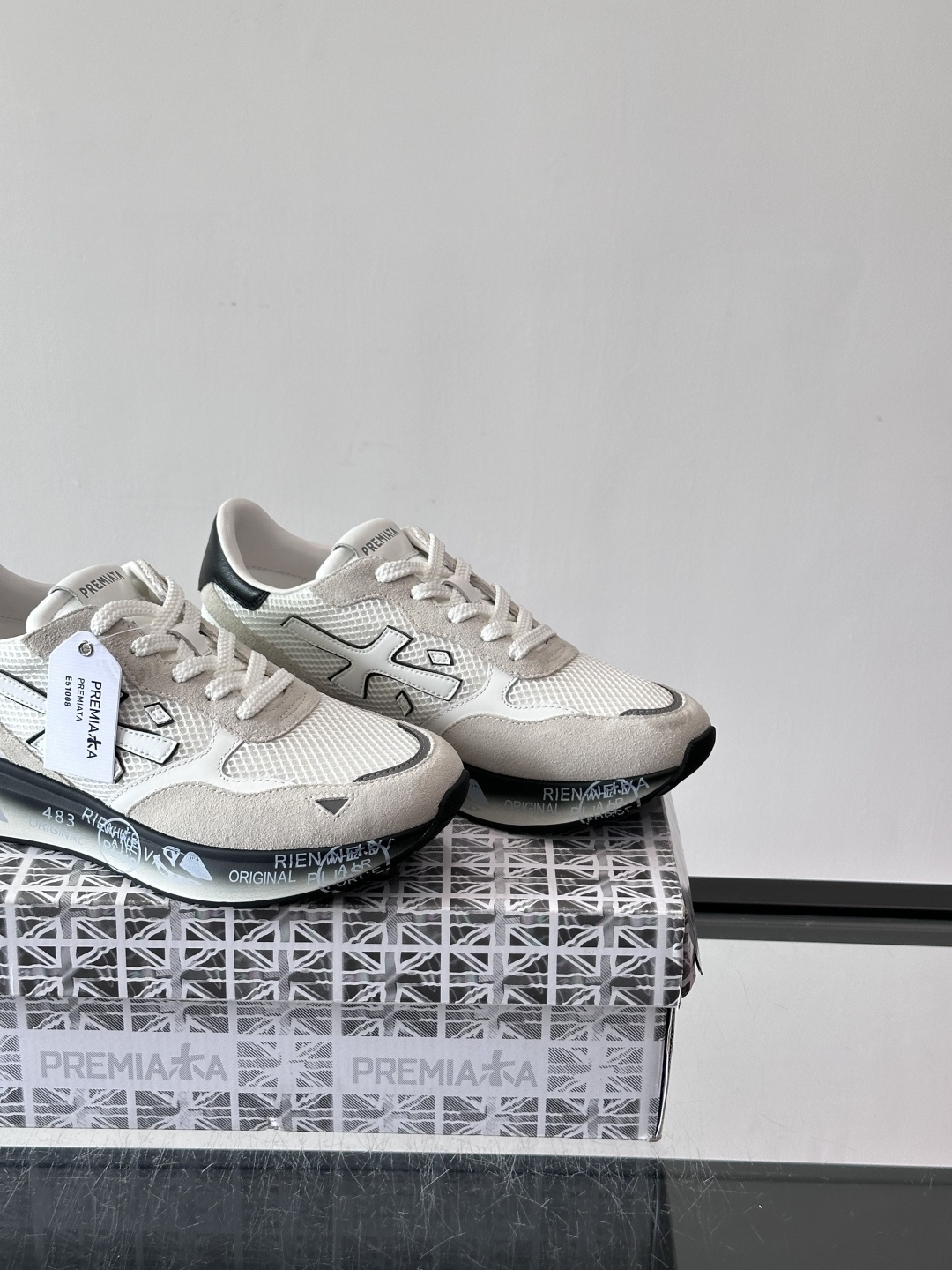 👟PREMIAKA这款复古运动鞋，多色拼接，网布+麂皮材质，透气又有质感✨。鞋底是EVA发泡，轻便缓震，