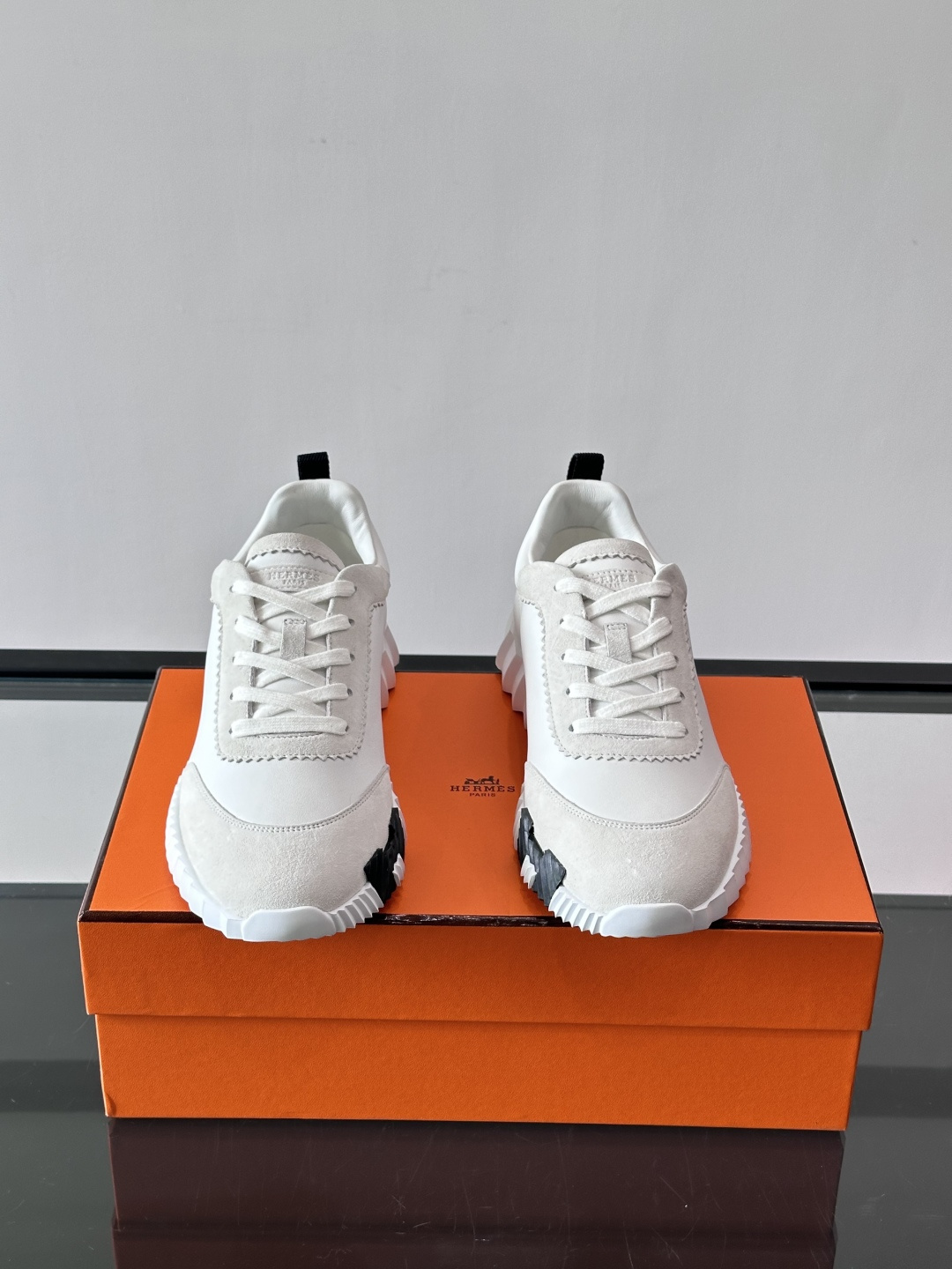 爱马仕Bouncing运动鞋爱马仕Bouncing运动鞋，标志性“大H