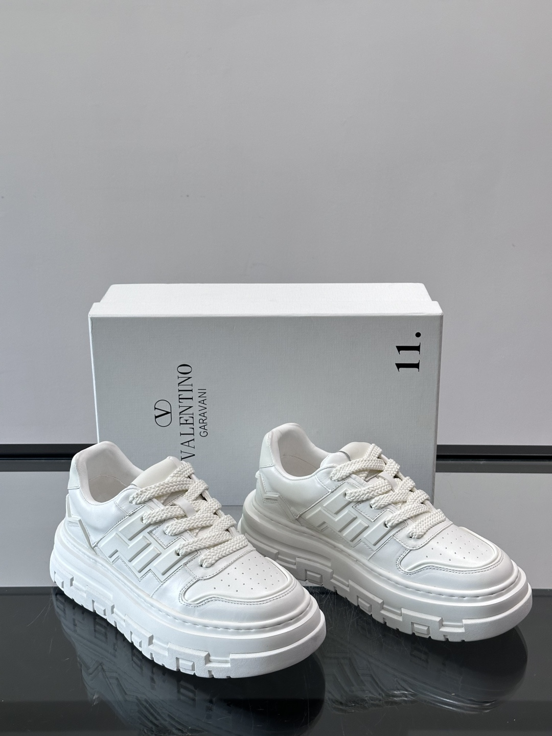 Valentin* 华伦天 🆕厚底增高运动鞋，简约明快构造清爽新潮穿搭！衍缝格纹，打造瞩目朋克风格，考究