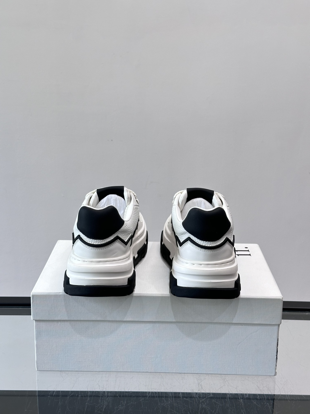Valentin* 华伦天 🆕厚底增高运动鞋，简约明快构造清爽新潮穿搭！衍缝格纹，打造瞩目朋克风格，考究