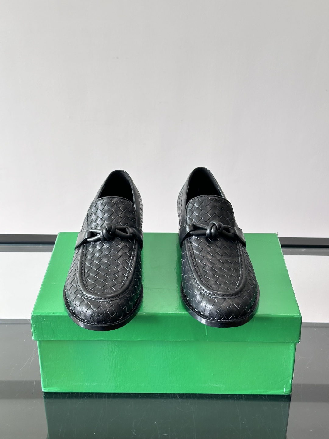 Bottega Veneta 情侣款👫编织乐福鞋​​✨这款乐福鞋采用经Intrecciato编织工艺，小