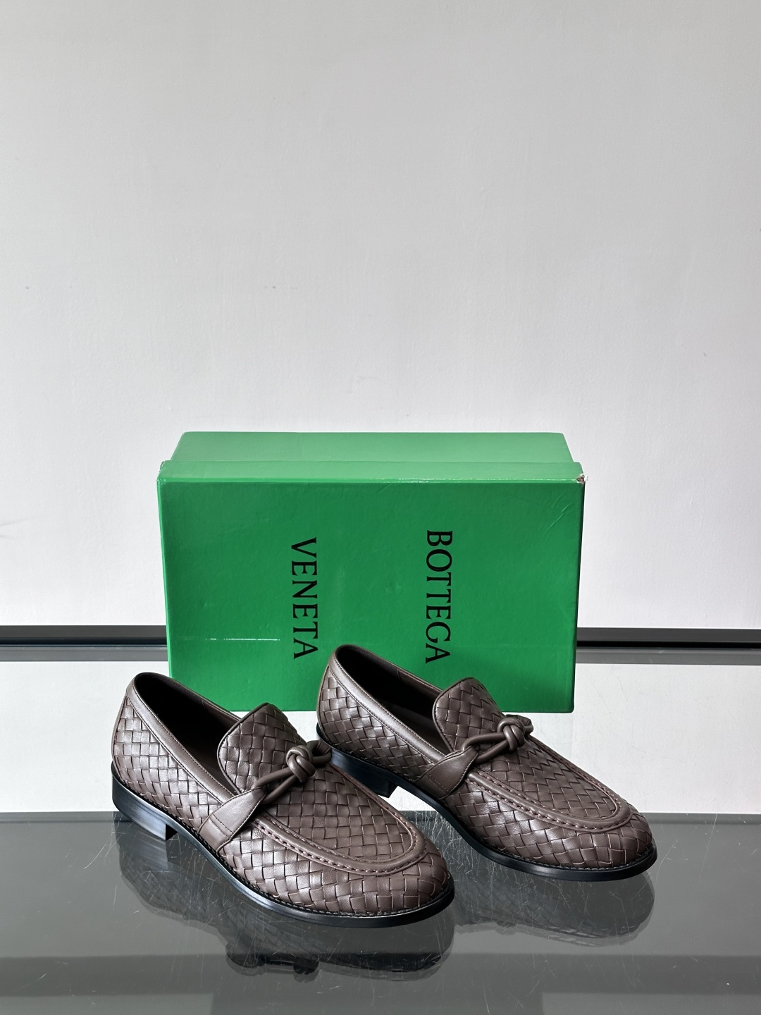 Bottega Veneta 情侣款👫编织乐福鞋​​✨这款乐福鞋采用经Intrecciato编织工艺，小